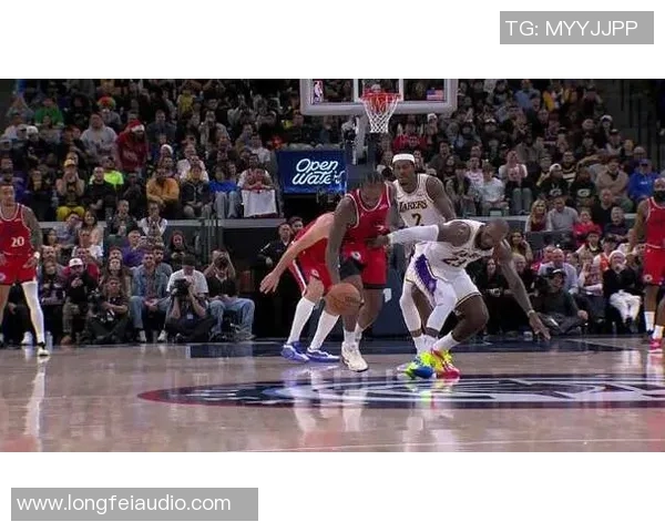 快船迎战湖人巅峰对决詹姆斯携新援鏖战伦纳德力争开门红 快船迎战湖人巅峰对决詹姆斯携新援鏖战伦纳德力争开门红