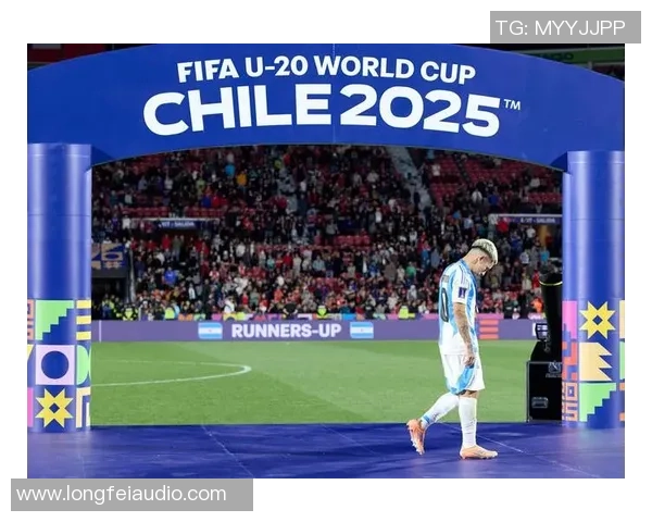 贝利传奇人生全面解读从足球天才到世界体育精神象征