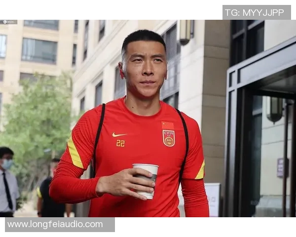 于大宝:从绿茵场上的拼搏者到生活中的多面手 于大宝:从绿茵场上的拼搏者到生活中的多面手
